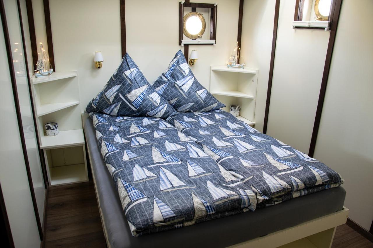Island-Dreams Hausboot Cecilie Apartment ชลีสวิก ภายนอก รูปภาพ