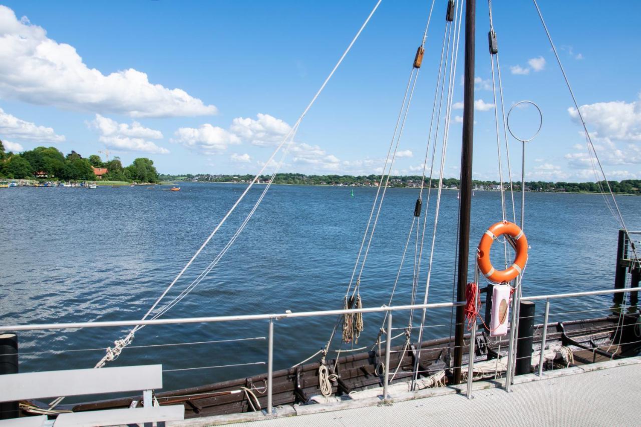 Island-Dreams Hausboot Cecilie Apartment ชลีสวิก ภายนอก รูปภาพ