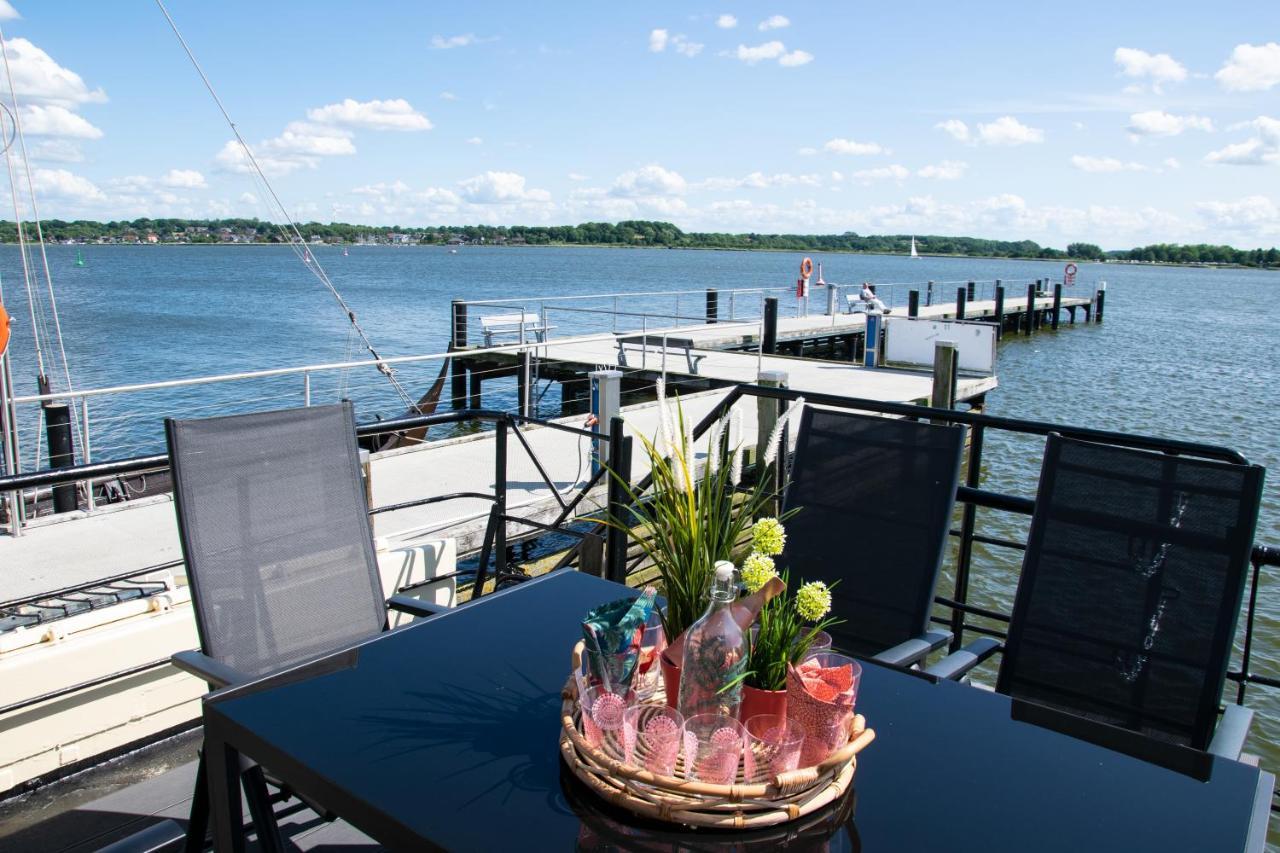 Island-Dreams Hausboot Cecilie Apartment ชลีสวิก ภายนอก รูปภาพ