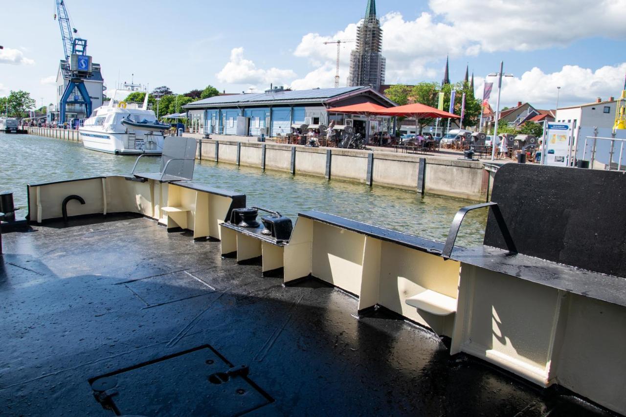 Island-Dreams Hausboot Cecilie Apartment ชลีสวิก ภายนอก รูปภาพ