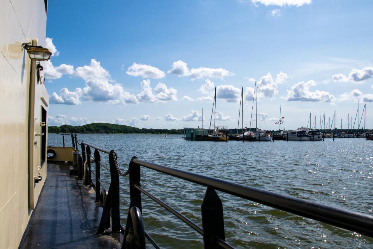 Island-Dreams Hausboot Cecilie Apartment ชลีสวิก ภายนอก รูปภาพ