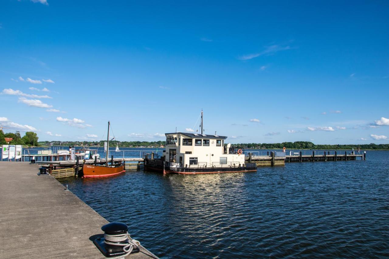 Island-Dreams Hausboot Cecilie Apartment ชลีสวิก ภายนอก รูปภาพ