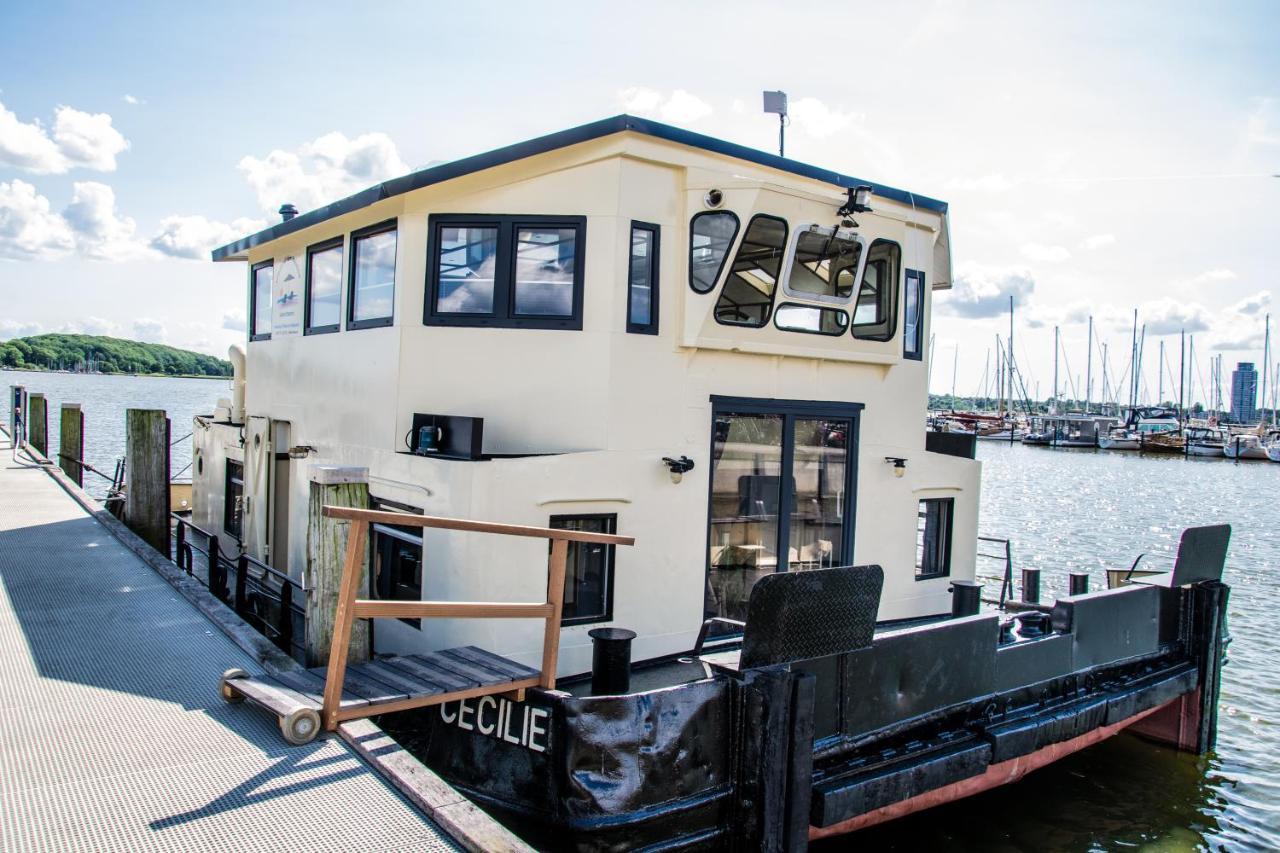 Island-Dreams Hausboot Cecilie Apartment ชลีสวิก ภายนอก รูปภาพ